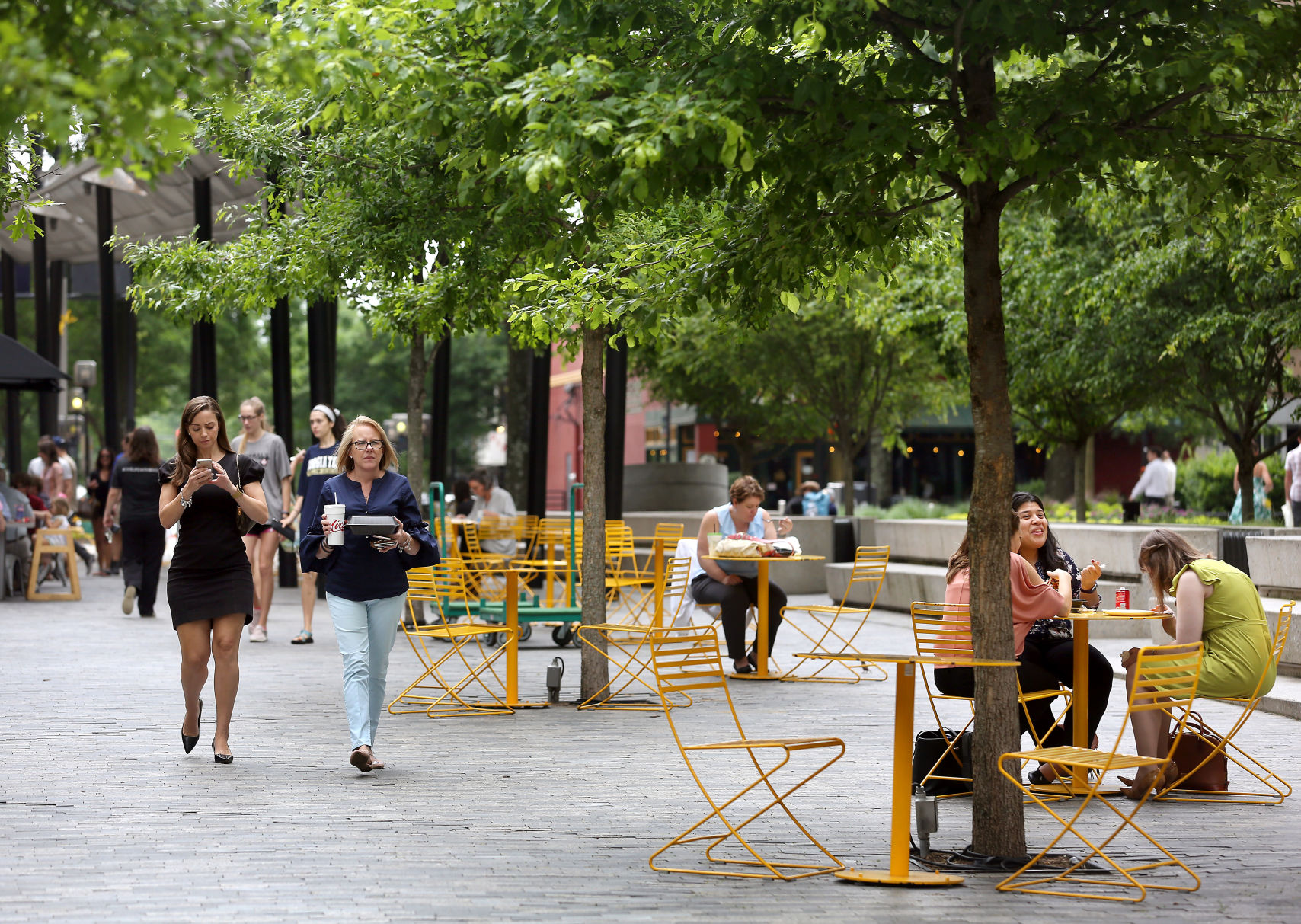 outdoor eating greenville.jpg